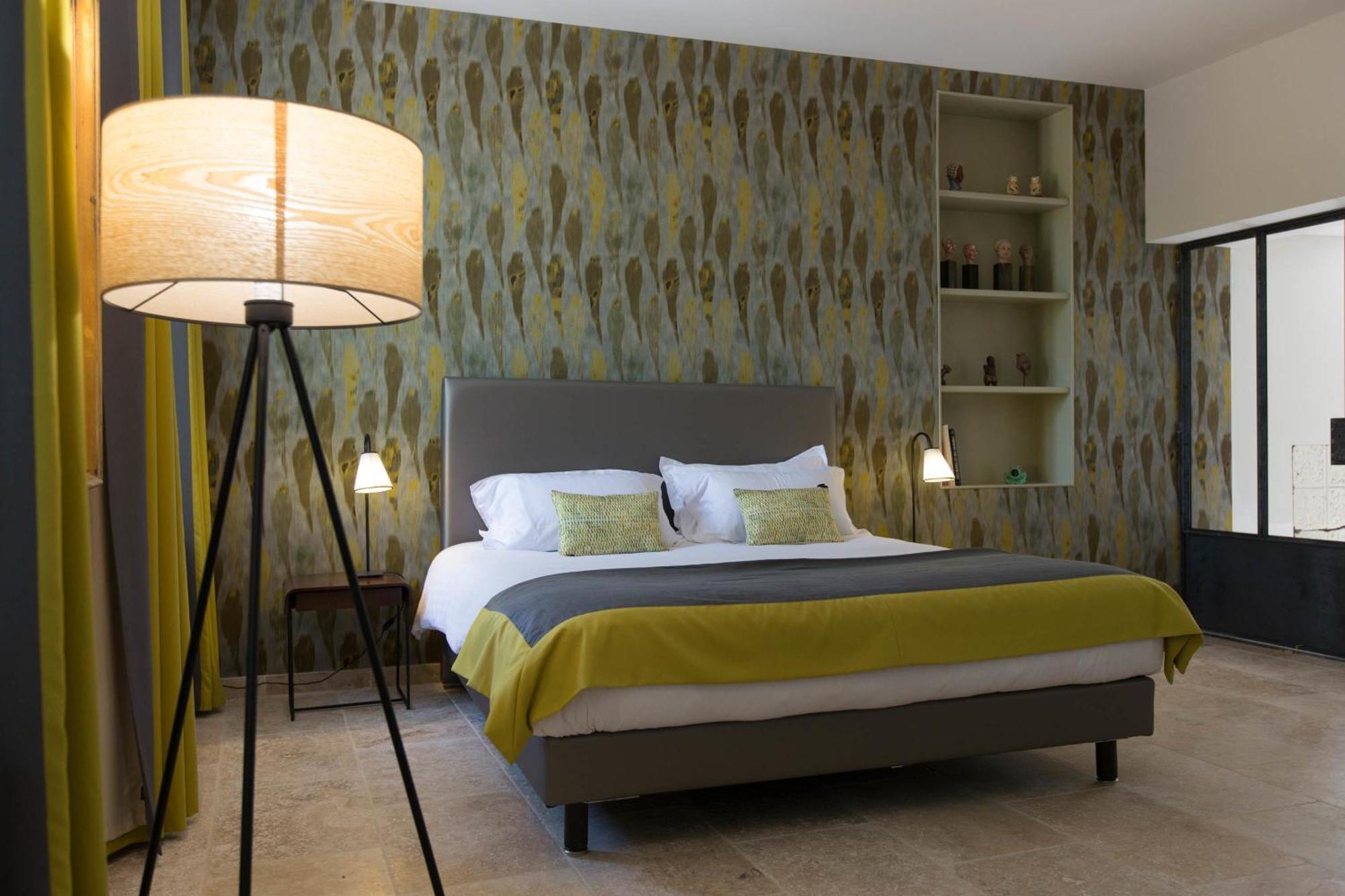 Hotel La Cour Des Sens à Lagnes Chambre photo