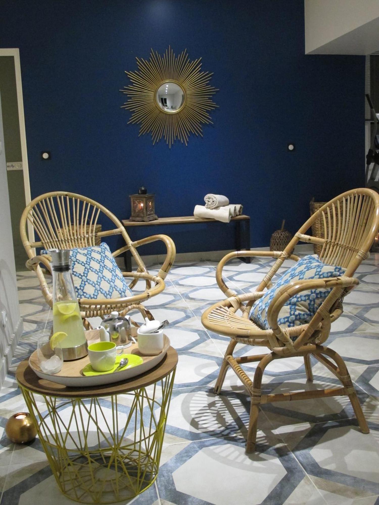 Hotel La Cour Des Sens à Lagnes Extérieur photo